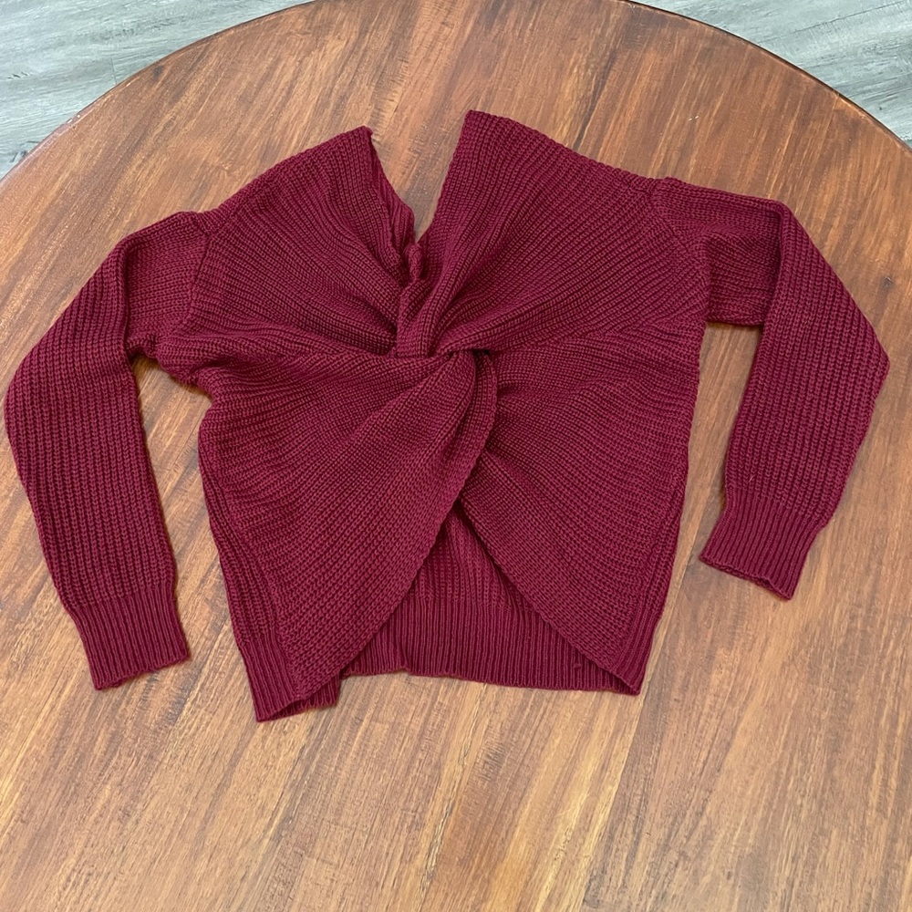 KNITTED LONG SLEEVES TOP
